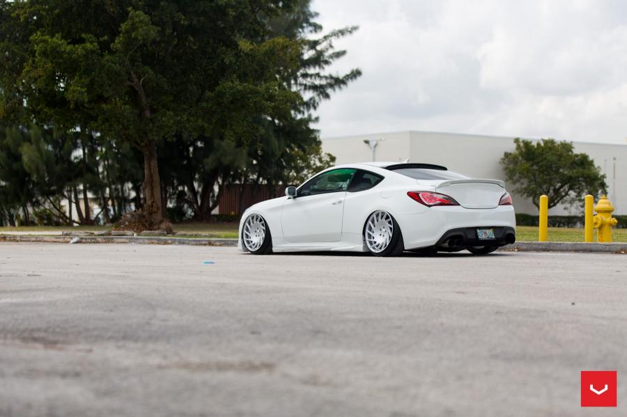  Hyundai Genesis on Vossen Wheels (VLE1) 2017 года  (фото 9 из 29)